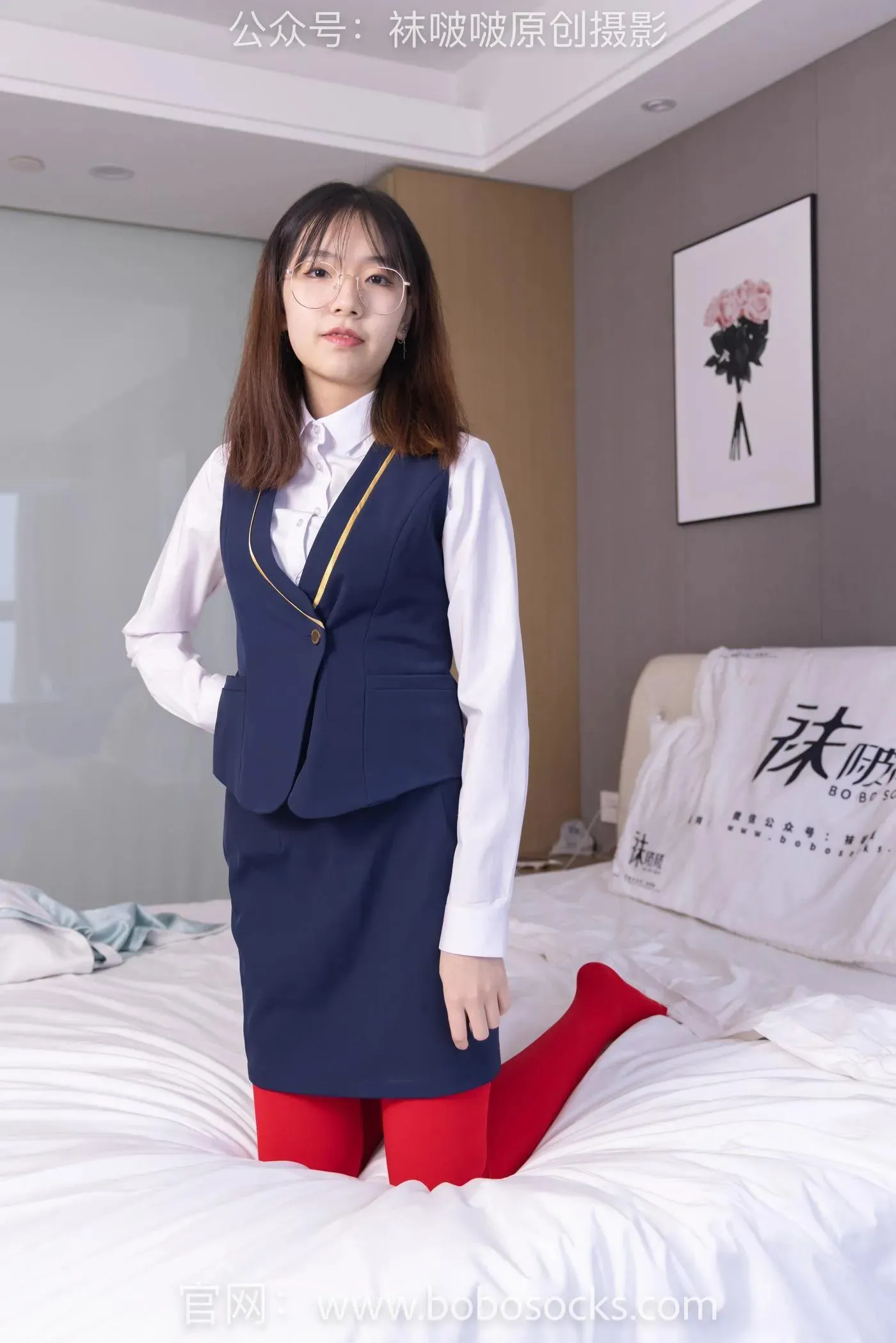 [BoBoSocks袜啵啵]NO.132 小甜豆-aj1板鞋、蓝色短靴、厚黑丝、厚红丝 [145P]插图7